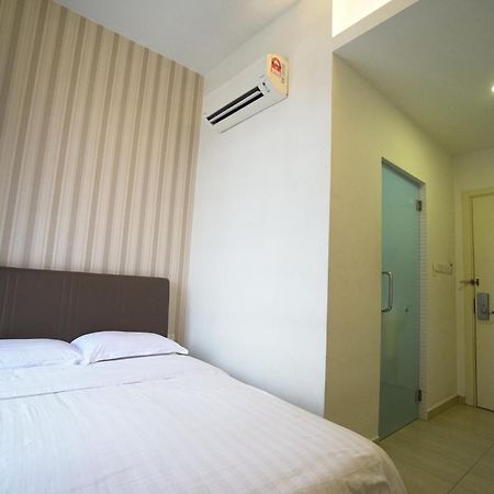 Crystal Garden Hotel - Seri Kembangan Zewnętrze zdjęcie